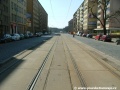 Původní podoba tratě v Sokolovské ulici v úseku zastávek U Svobodárny (dnes Divadlo Gong) a Balabenka. | 26.7.2004