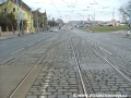 Rozvětvení tramvajové tratě od Hradčanské, přímý směr míří na Letenskou pláň k zastávce Sparta, pravý oblouk do smyčky Špejchar