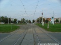 Tramvajová trať končí před výhybkami křižovatky Vítězné náměstí.