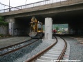 Každý směr tramvajové tratě nyní nově využívá jinou část podjezdu pod holešovickým nádražím | 10.5.2010