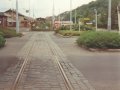 Část železniční vlečky ČKD Tatra Smíchov vedená podél výstupů stanice metra pochází z roku 1981, kdy došlo k přeložce této části vlečky | 27.5.1995
