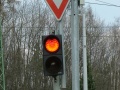Světelná signalizace umožňuje vlakům výjezd z vozovny Vokovice na Evropskou ulici, svítící signalizace znamená stůj...