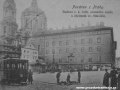 Motorový vůz #47 na nepříliš kvalitně kolorované pohlednici pózuje na Malostranském náměstí | okolo 1906