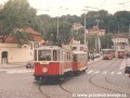 Souprava vozů ev.č.349+1200 na zvláštní lince 92 odbočuje ze zastávky Malostranská na Mánesův most. | 30.8.1997