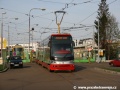 Prototyp vozu Škoda 15T ForCity ve vratech vozovny tramvají | 9.4.2009
