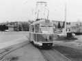 Vůz T1 ev.č.5078 vypravený na linku 16 před nástupními zastávkami smyčky Lihovar. | 29.6.1980