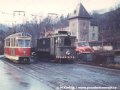 Vůz T1 ev. č. 5098 na lince 4 a nákladní tramvaj ev.č.4003 v prostoru původní smyčky Hlubočepy z roku 1962