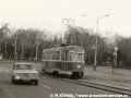 Vůz T1 ev.č.5103 vypravený na linku 32 projíždí křižovatkou Vozovna Střešovice k zastávce Sibeliova. | 31.12.1978