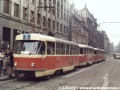 V zastávce Prašná brána v ulici Na Příkopě stanicuje souprava vedená vozem T3.1 ev.č.6013 vypravená na linku 5. | 1984