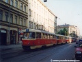 Souprava vedená vozem T3 ev.č.6124 vypravená na linku 9 svým zvráceným pantografem u zastávky Kinského zahrada (dnešní Švandovo divadlo) na pár desítek minut přerušila provoz | 1996