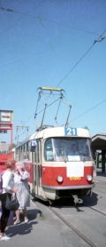 Souprava vozů T3 ev.č.6186+6102 ve smyčce Nádraží Braník. | 31.5.1996
