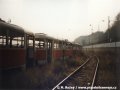 V konvoji vyřazených vozů T3 na nádraží ČD Praha-Smíchov stojí vozy ev.č.6360, ev.č.6376 a ev.č.6484 čekající na svůj další osud. | 11.11.1996
