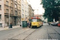 Souprava vozů T3 ev.č.6513+6514 vypravená na linku 4 odbavuje cestující v prostoru zastávky Čechovo náměstí. | 26.6.1997