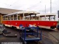 Odstrojování vozu T3A ev.č.6554 a T3 ev.č.6432 v areálu Opravny tramvají Ústředních dílen. | 7.6.2005