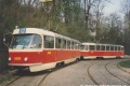 Souprava motolských vozů T3 #6585+6625 vypravená na linku 12 manipuluje na vnější koleji smyčky Hlubočepy. | duben 1994