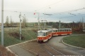 Souprava vozů T3 #6609+6610 vypravená na linku 21 u křížení s původní traťovou kolejí na Libuš ve smyčce Sídliště Modřany. | 4.11.1998