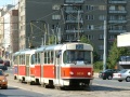 Souprava vozů T3 ev.č.6634+6665 vypravená na linku 22 překonává na Malovance výjezdovou kolej smyčky Královka. | 5.9.2004