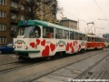 Souprava vozů T3 #6657+#6663 vypravená na linku náhradní dopravy 37 najíždí do nástupní zastávky smyčky Kubánské náměstí. | 5.4.1996