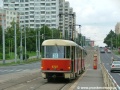 Souprava vozů T3 ev.č.6727+6736 vypravená na náhradní linku 34 stanicuje v poklidném dopoledni v zastávce Červený vrch. | 13.6.2004