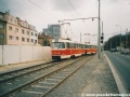 Souprava vozů T3 ev.č.6728+6729 vypravená na linku 10 se vrací z nesprávné koleje na správnou před zastávkou Ládví. | 6.4.2002