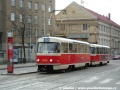 Souprava vozů T3 ev.č.6730+6731 vypravená na linku 10 stanicuje v zastávce Orionka. | 21.3.2004
