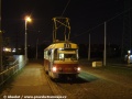 Vůz T3 ev.č.6796 vypravený na linku 11 odbavuje cestující ve výstupní zastávce smyčky Spořilov. | 3.6.2008