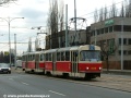 Výjezdovou kolej smyčky Dvorce překonává souprava vozů T3 ev.č.6836+6837 vypravená na linku 17. | 15.3.2004