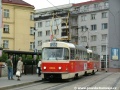 Souprava vozů T3 ev.č.6864+6879 vypravená na linku 26 vjíždí do zastávky Strašnická. | 25.7.2005