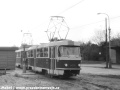 Souprava vozů T3 ev.č.6873+6531 vypravená na linku 22 opouští zastávku Malý Břevnov. | 18.5.1974