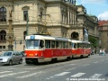 Souprava vozů T3 #6892+6893 vypravená na linku 17 vyčkává na Palachově náměstí na signál volno pro vjezd do zastávky Staroměstská. | 26.6.2004