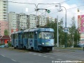 Souprava vozů T3 ev.č.6962+6509 vypravená na linku 30 klesá od zastávky Slánská. | 9.8.2006