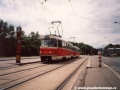 Souprava vozů T3 #6964+6965 vypravená na linku 39 stanicuje v zastávce Poštovka. | 18.7.2001