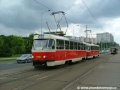 K zastávce Nádraží Veleslavín přijíždí souprava vozů T3SU ev.č.7009+T3SUCS ev.č.7052 vypravená na linku 26. | 13.6.2004