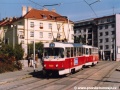 Souprava vozů T3SUCS ev.č.7030+7075 vypravená na linku 11 opustila zastávku Strašnická a vjíždí do ulice V Olšinách. | 25.9.2003