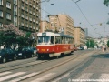 Vůz T3SUCS #7040 vypravený na linku 37 vjíždí do smyčky Kubánské náměstí. | 4.5.2002