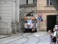 Kofola tramvaj tvořená vozem T3SUCS ev.č.7040 projíždí kolejovou splítkou v Letenské ulici | 22.6.2007