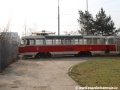 Vůz T3SUCS ev.č.7042 odstavený na konci povrchové koleje v Ústředních dílnách. | 23.3.2012