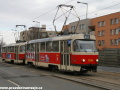 Souprava vozů T3SUCS ev.č.7048+7051 vypravená na linku 22 míří od Vypichu k zastávce Malý Břevnov. | 27.2.2009