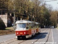 Souprava vozů T3SUCS ev.č.7056+T3 ev.č.6696 na lince 22 klesá k zastávce Malostranská. | 20.4.2003