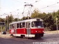 Vůz T3SUCS ev.č.7083 vypravený na linku 25 projíždí křižovatkou od Hládkova k zastávce Vozovna Střešovice. | 30.8.2003