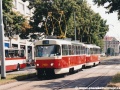 Souprava vozů T3SUCS ev.č.7100+7079 vypravená na linku 20 klesá k zastávce Lotyšská. | 19.7.2003