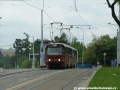 Souprava vozů T3SUCS ev.č.7113+7091 vypravená na linku 18 míří od křižovatky Octárna k zastávce Vozovna Střešovice | 16.5.2010