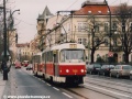 Souprava vozů T3SUCS #7120+7123 vypravená na linku X-A projíždí Smetanovým nábřežím k Národnímu divadlu. | 30.11.2002