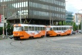 Souprava vozů T3SUCS #7136+#7137 vypravená na linku 26 odbočuje křižovatkou Strojimport do ulice Jana Želivského. | 10. 9. 2006