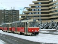 Souprava vozů T3SUCS ev.č.7160+7161 vypravená na linku 22 míří po sněhové vánici k zastávce Malovanka. | 23.1.2005