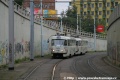 Souprava vozů T3SUCS #7160+7161 vypravená na linku 26 klesá betonovým koridorem do cílové smyčky Nádraží Hostivař. | 5.10.2007