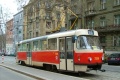 Vůz T3SUCS-DVC ev.č.7226 opatřený již standardní podobou laku vypravený na linku 16 manipuluje v zastávce Čechovo náměstí v Minské ulici. | 27.3.2004