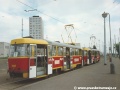 Souprava vozů T3SUCS-DVC ev.č.7227+7226 na lince 1 ve výstupní zastávce smyčky Spojovací. | 25.4.1994