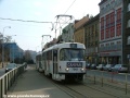 Souprava vozů T3SUCS #7242+7243 vypravená na linku 9 vjíždí do zastávky Kavalírka. | 12.3.2004