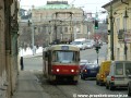 Souprava vozů T3SUCS #7246+7247 vypravená na linku 9 opustila křižovatku dolní Klárov a vjela do Letenské ulice | 27.1.2005